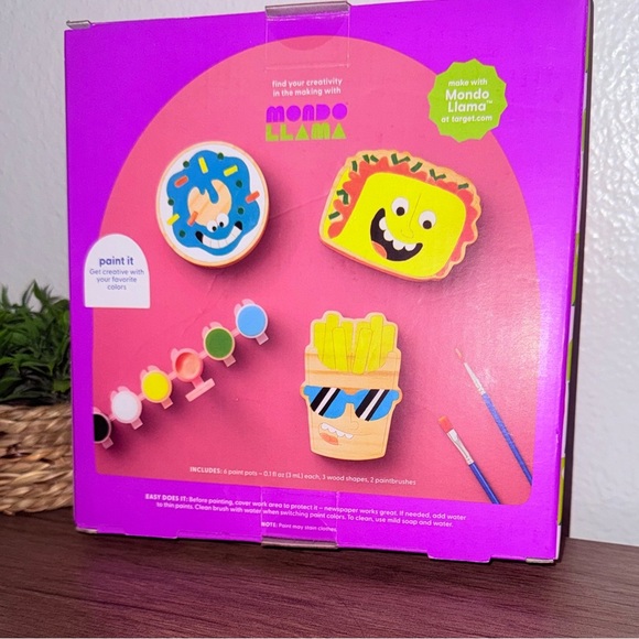 Mondo Llama Paint-Your-Own Wood Flowers Kit - Purple/ 4 BOX FOR 20$ - Picture 4 of 4